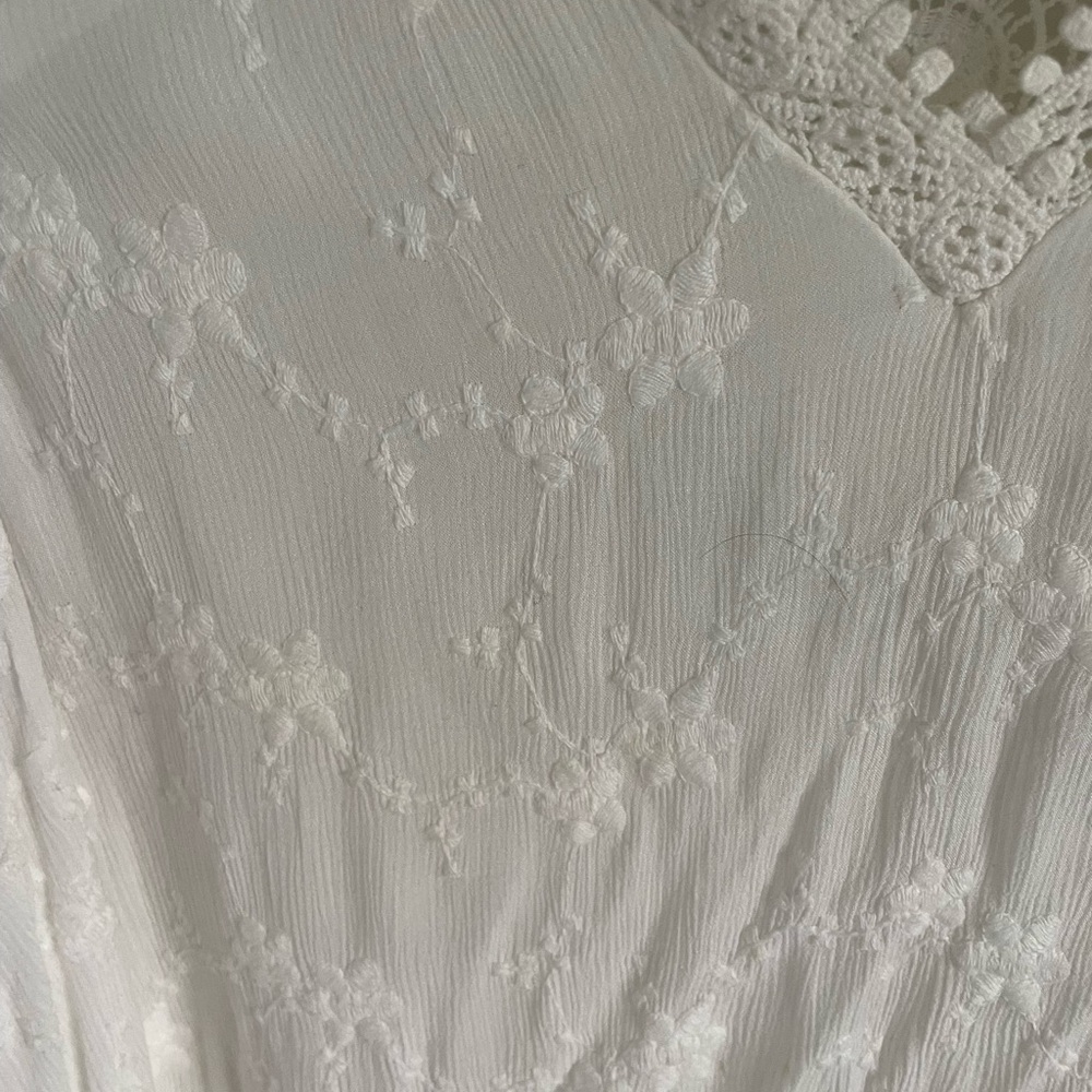 Daniel Rainn White Lace Detail Top